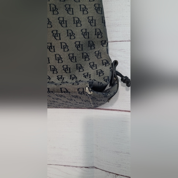 EUC Dooney and Bourke leather and canvas Monogram shoulder bag - Picture 12 of 16